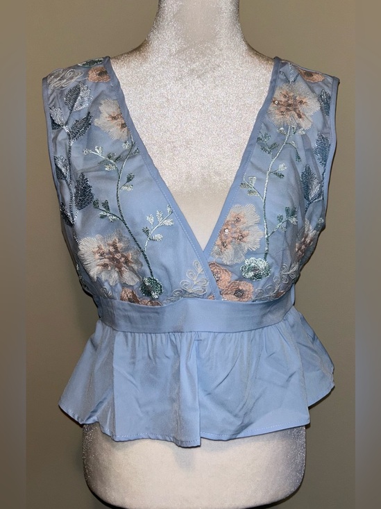 SHEIN Tops - Women’s Floral Embroidered Peplum Camisole